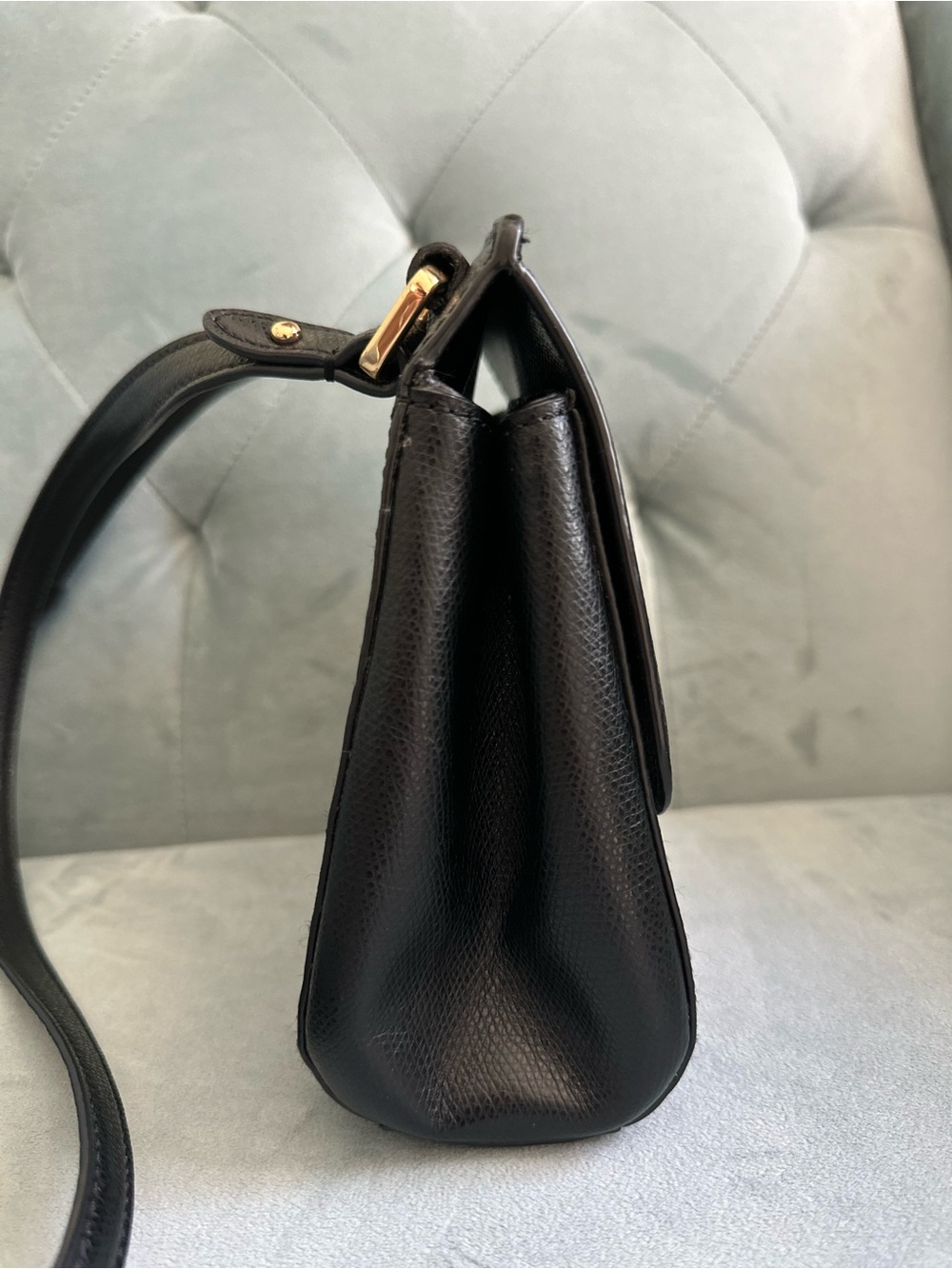 Ralph Lauren Black Leather Shoulder Bag with Gold Hardware - Picture 5 of 13